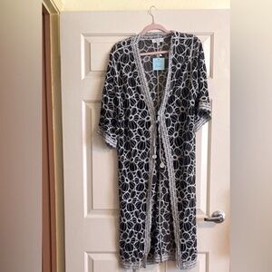 NWT Hayden Los Angeles Black & White Patterned Cover up